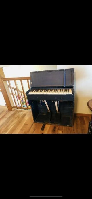 Vintage Suitcase Pump Organ With Bellows