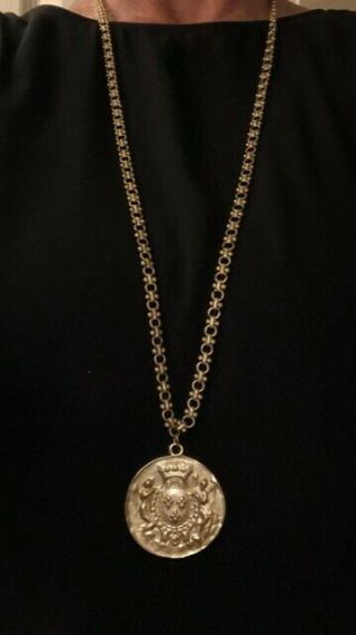 Vintage Kenneth Lane Gold Tone Crest Medallion Pendant Necklace EXCEL 2