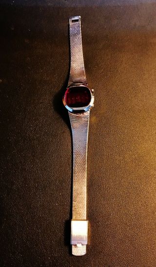 RARE Vintage National Semiconductor Red LCD Italian Mesh Band Women ' s Watch 3