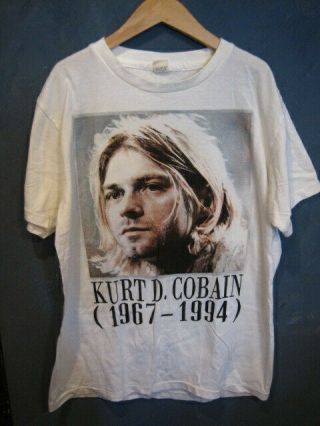 Rare Vintage Nirvana Kurt Cobain T - Shirt Memorial 1995
