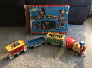 VINTAGE FISHER PRICE PLAY FAMILY CIRCUS TRAIN PLAY SET IN THE BOX 2