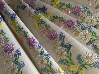 Exquisite Vintage Linen Hand Embroidered Fairystych Tablecloth Gorgeous Florals
