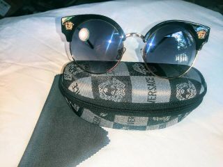 Vintage Gianni Versace Medusa Mod.  S37 Col.  09m Black& Gold Sunglasses - Italy