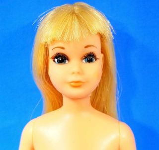 VERY RARE European Bend Leg Skipper Doll w/8126 MINTY Vintage 1970 ' s 3