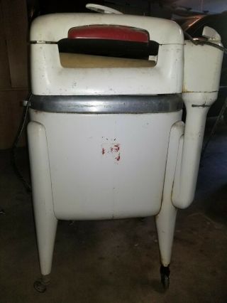 Vintage Maytag Washing Machine with Hand Wringer 4