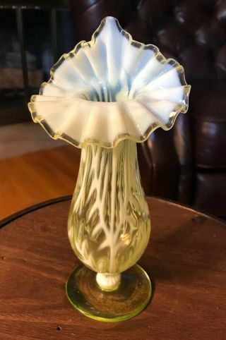 Vintage? Fenton Glass Opalescent Topaz Yellow Spiral Jack In The Pulpit Vase 8”