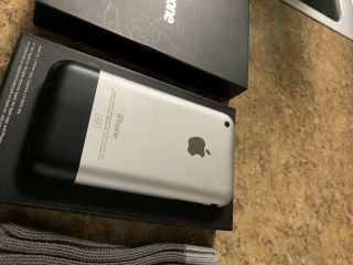 Apple iPhone 1st Generation - 8GB Black / Silver.  Rare Apple Thin Box 3