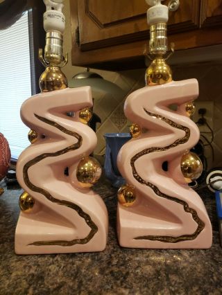 Vtg Zig Zag Mid Century Modern Lamp Pair Two Zigzag Pottery Pink Gold Ball 1950s