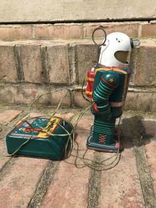 Vintage Space Robot Space Man Commando Tin Battery Op Toy Japan Modern Toys Co. 7