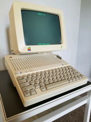 Apple Iic With Monitor/stand (vintage Apple Computer)