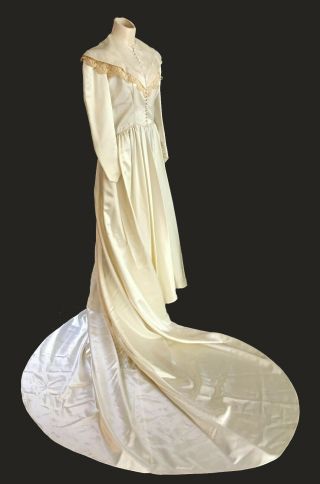 VINTAGE 1940 ' S HEAVY IVORY SATIN CLASSIC WEDDING GOWN DRESS LONG TRAIN 4