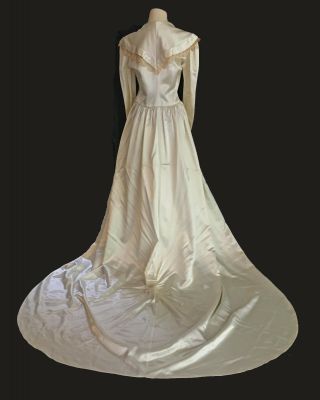 VINTAGE 1940 ' S HEAVY IVORY SATIN CLASSIC WEDDING GOWN DRESS LONG TRAIN 7