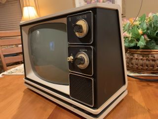 ZENITH VINTAGE TELEVISION SET Manufactured 1976 5