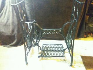 Vintage Cast Iron Singer 31 - 15 Treadle Sewing Machine Base Table Legs Stand only 2