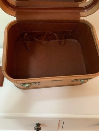 VTG JC HIGGINS Carry On Train Case Luggage Suitcase Makeup Tan With Mirror KEYS 6