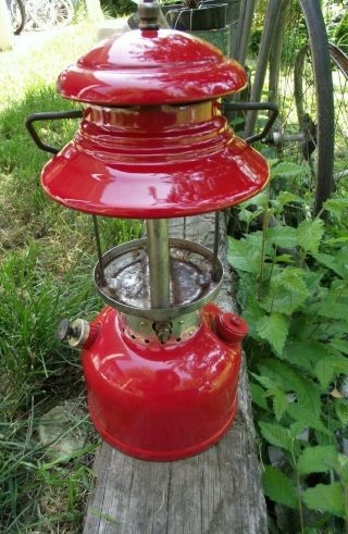 Vintage Coleman 200a Single Mantle Lantern Sunshine Of The Night 7 59 1959 Red