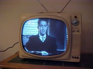 RETRO VINTAGE TV RCA VICTOR BUGEYE PORTABLE 1959 SEVENTEEN 5