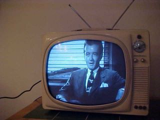 RETRO VINTAGE TV RCA VICTOR BUGEYE PORTABLE 1959 SEVENTEEN 6