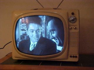 RETRO VINTAGE TV RCA VICTOR BUGEYE PORTABLE 1959 SEVENTEEN 7