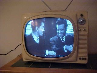 RETRO VINTAGE TV RCA VICTOR BUGEYE PORTABLE 1959 SEVENTEEN 8
