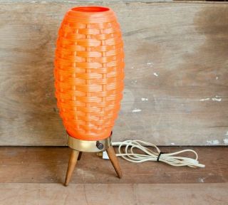 Vintage Plastic Beehive Basket Weave Tripod Lamp Atomic Mid Century Modern Orang