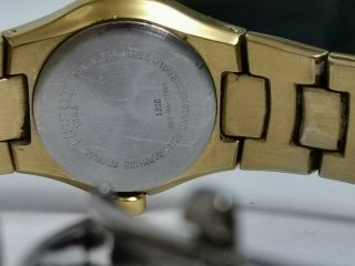 Vintage Tissot 1853 L520 gold plated Quartz Petite Ladies Watch 8