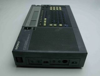 Vintage Sony ICF - 2010 Portable SW/MW/FM/Air Receiver Radio 2
