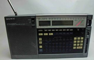 Vintage Sony ICF - 2010 Portable SW/MW/FM/Air Receiver Radio 8