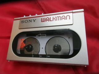 Vintage Sony Walkman Wm - 10 Cassette Player W Battery Cover Needs Belt? (l)