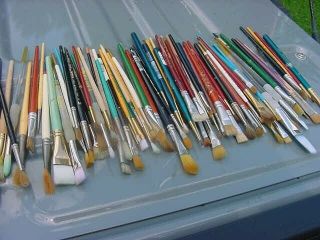 135,  OLD VINTAGE artist paint brushes assorted sizes makes - delta - bellaire - eagle 3