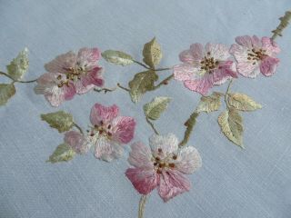 Antique Vtg Society Silk Hand Embroidered Buds & Blossoms Linen Tea Tablecloth