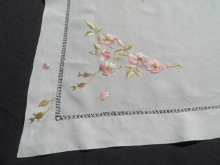 Antique Vtg Society Silk Hand Embroidered Buds & Blossoms Linen Tea Tablecloth 2