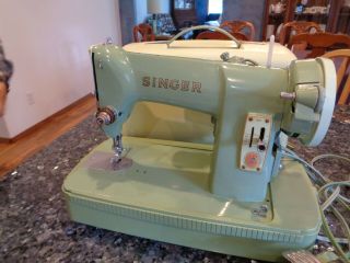 Vintage Portable Singer Sewing Machine 185j Made In Canada With Case