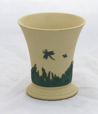 Vtg Wedgwood Pottery Dragonfly Vase Jasperware Primrose Yellow Teal Grasshopper