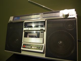 Aiwa CS - 660 Vintage Stereo Cassette Boombox,  Radio Cassette Recorder 3