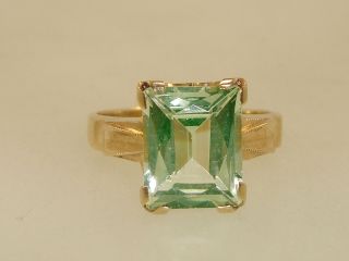 Vintage 10k Gold Approx.  2.  5 Ctw Green Amethyst Ring