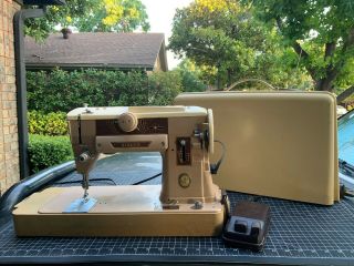 Vintage Singer Sewing Machine Model 401a With Case