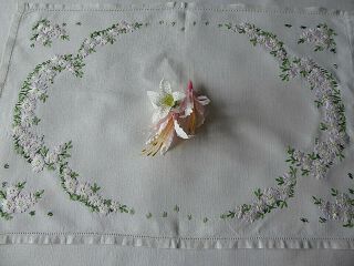 Vintage Hand Embroidered Linen Tray Cloth - Pink & White Circle Of Daisies