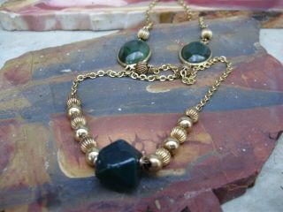 Vintage/antiqu 9ct Gold & Gold Plated Long Jade & Bloodstone " Flapper " Necklace