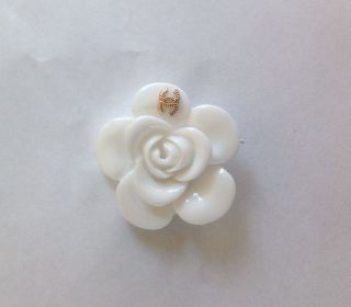 Vintage Chanel White Flower Buttons Size 1,  5 In