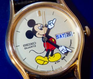 Vtg Disney Seiko Mickey Mouse Watch - Ladies Sized - W/ Day & Date Window