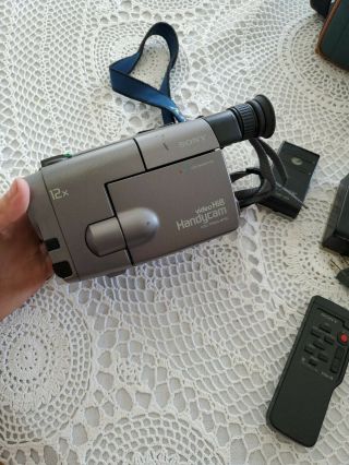 Vintage Sony Handycam Hi8 CCD - TRV60 NTSC 2 batteries charger remote & case 3
