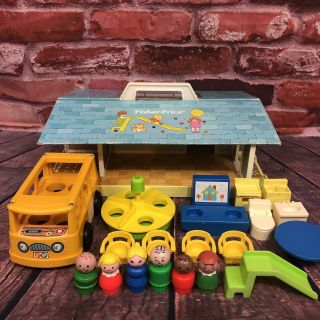Vintage Fisher Price Little People Play Family Nursery School 929 1978 Complete