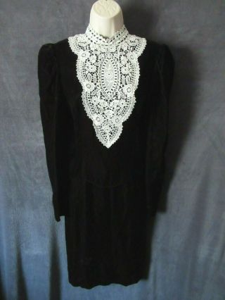 Vintage Gunne Sax Gothic Victorian Black Velvet White Lace Embroidery Dress 7