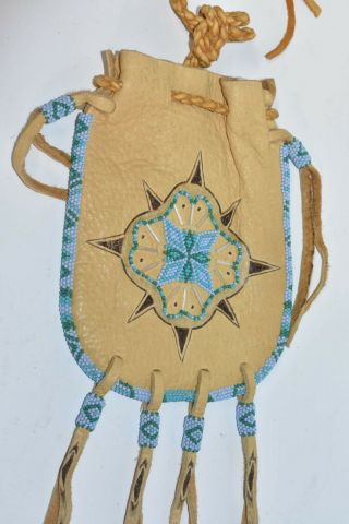 Vintage Native American Indian Plains Plateau Beaded Leather Pouch Bag Purse