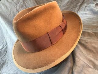 And Unique Vintage Wellington Fedora Hat Size 7 1/8,  Fur Felt