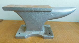 Vintage Smaller Sized Cast Iron Anvil For Metalwork Hobbyist Jewelry Making Etc