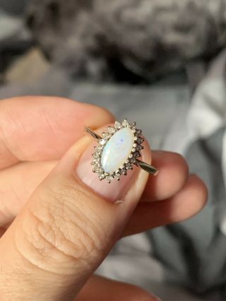 Stunning Vintage 9ct Gold Opal And Diamond Ring