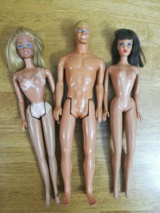 3 Vintage Barbie 