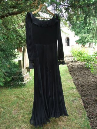 Vintage Frank Usher 70s Elegant Black Pleated Dress Very Villanelle